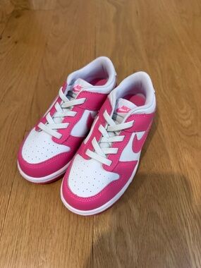 Nike Kids White and Pink Low-Top Sneakers